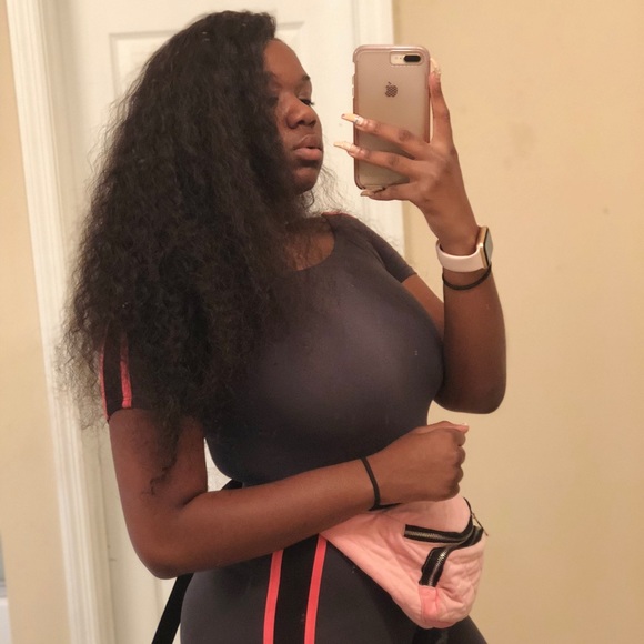 Meet your Posher, Alexus - Picture 3 of 6